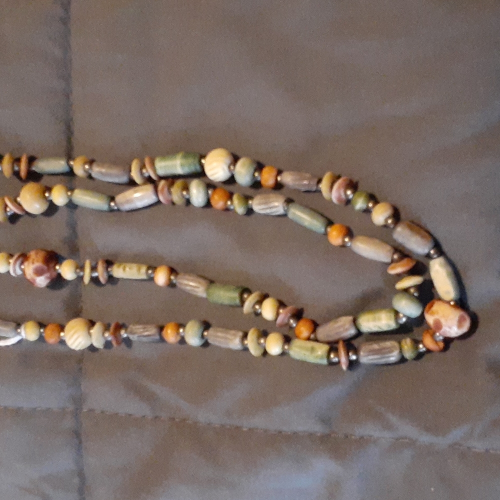 Multicolored Beaded Necklaces Have Multiple Size … - image 2